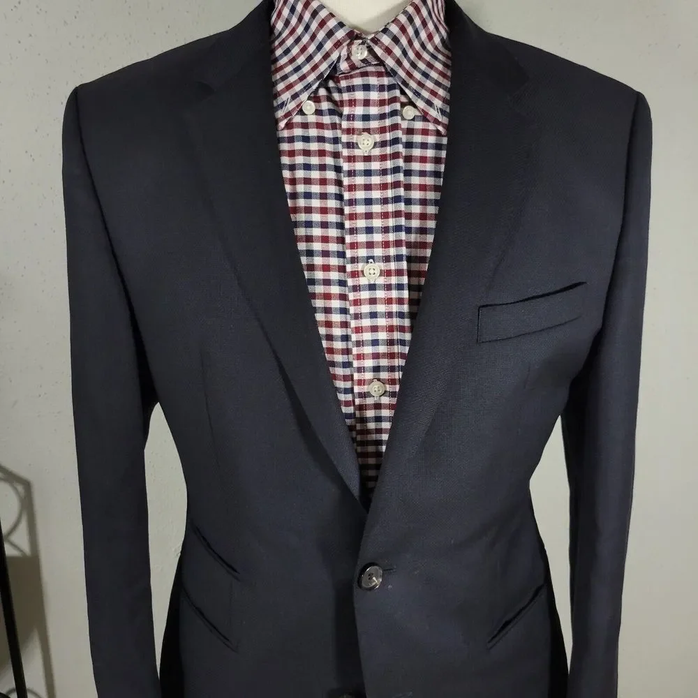 Hugo Boss Men's Sport Coat Blazer Two Button Solid Black SHK SKIN Wool Size 40R‎